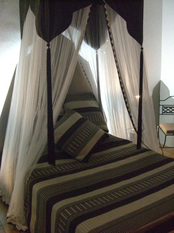 Hotel Archange Orleans Room photo